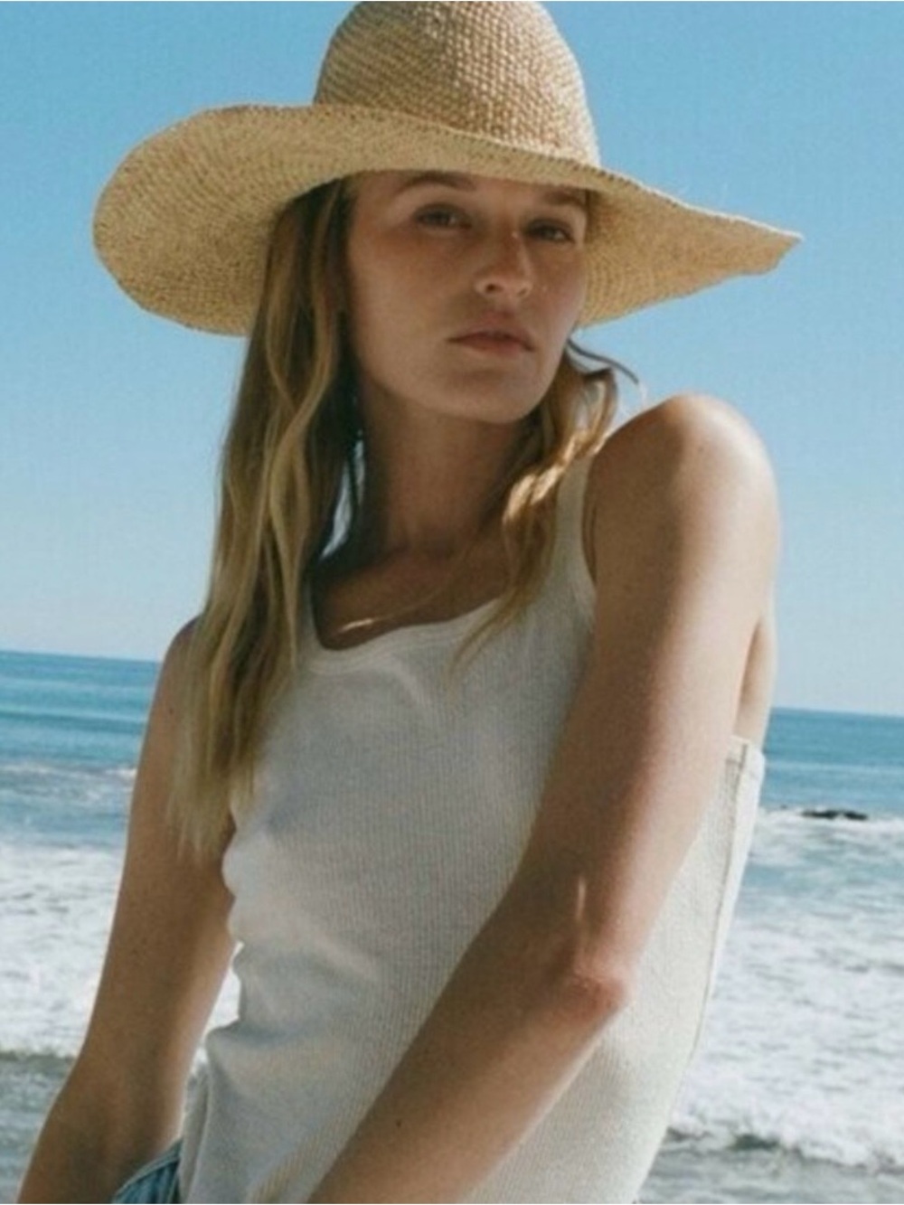 DÔEN TAFT HAT - NATURAL RAFFIA